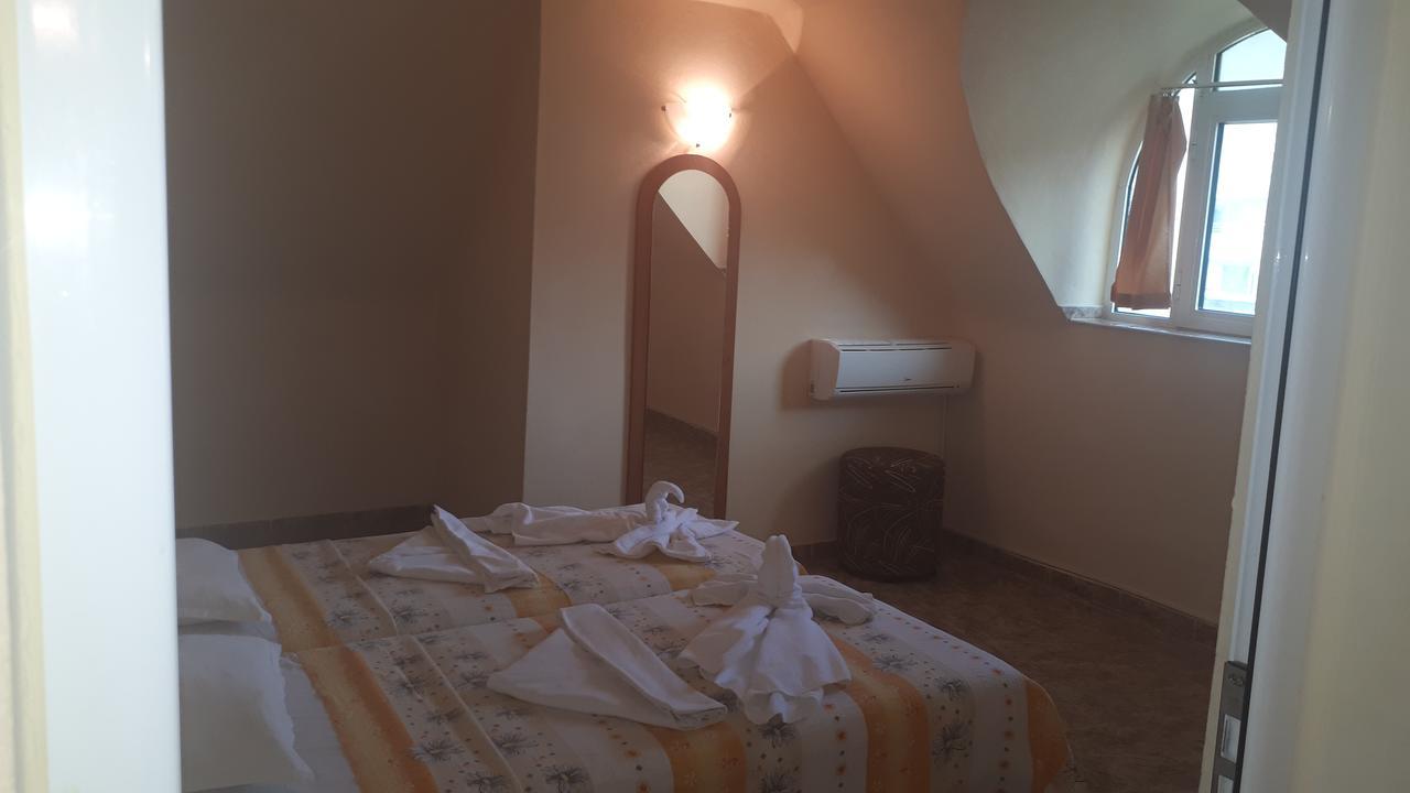 Hotel Palace Kranevo Buitenkant foto